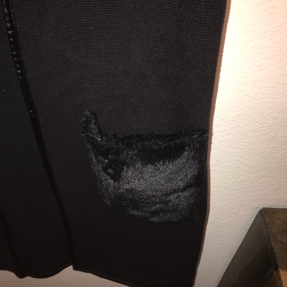 JM Collection Faux-Fur-Pocket Vest - Picture 3 of 4